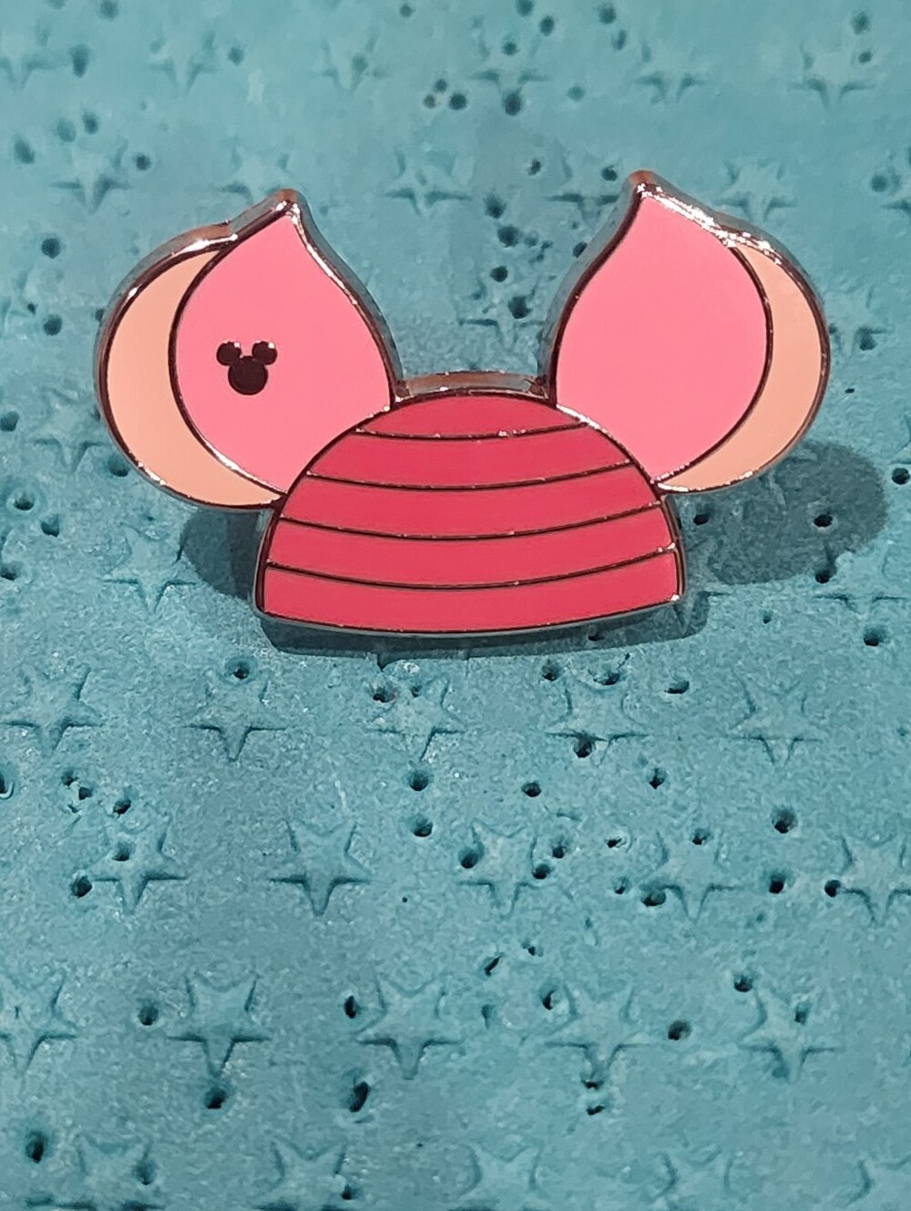 NEW! WAVE B 2026 Hidden Disney Piglet Earhat Pin